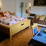 Gaestehaus Grau